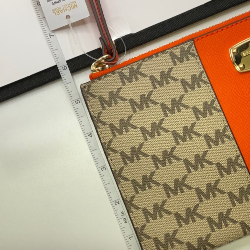 NWT Michael Kors Center Stripe Large Clutch - Picture 5 of 6